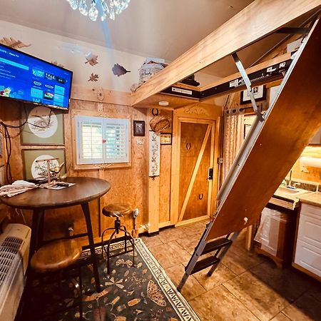 Вилла Tiny House, Wifi,Hot Tub,Secluded Cosby Экстерьер фото