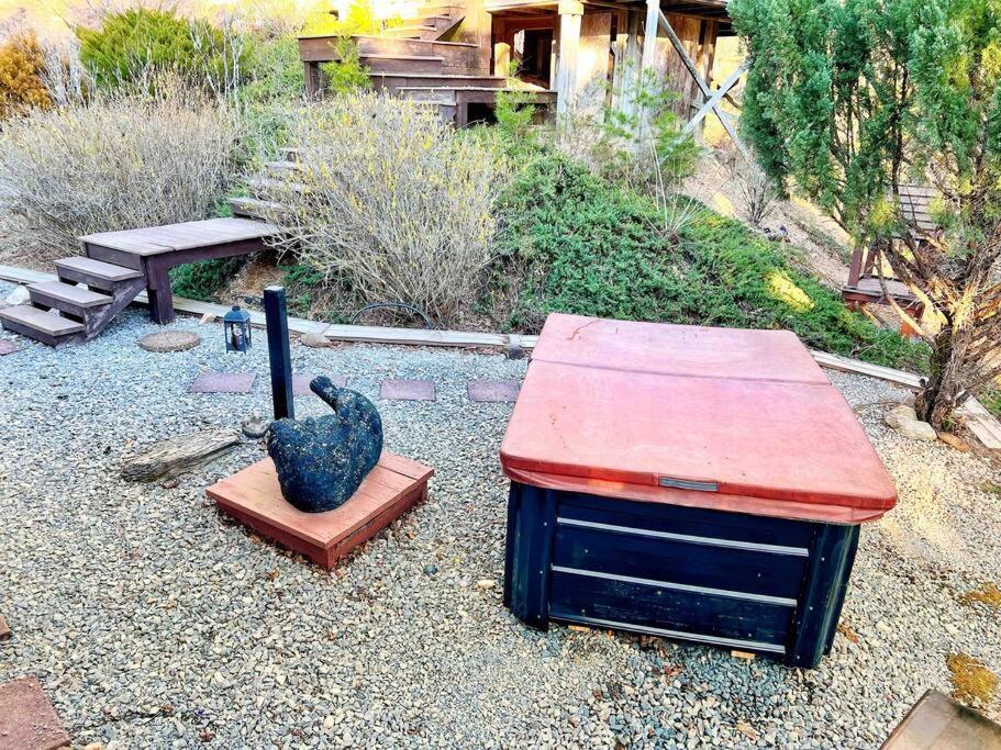 Вилла Tiny House, Wifi,Hot Tub,Secluded Cosby Экстерьер фото
