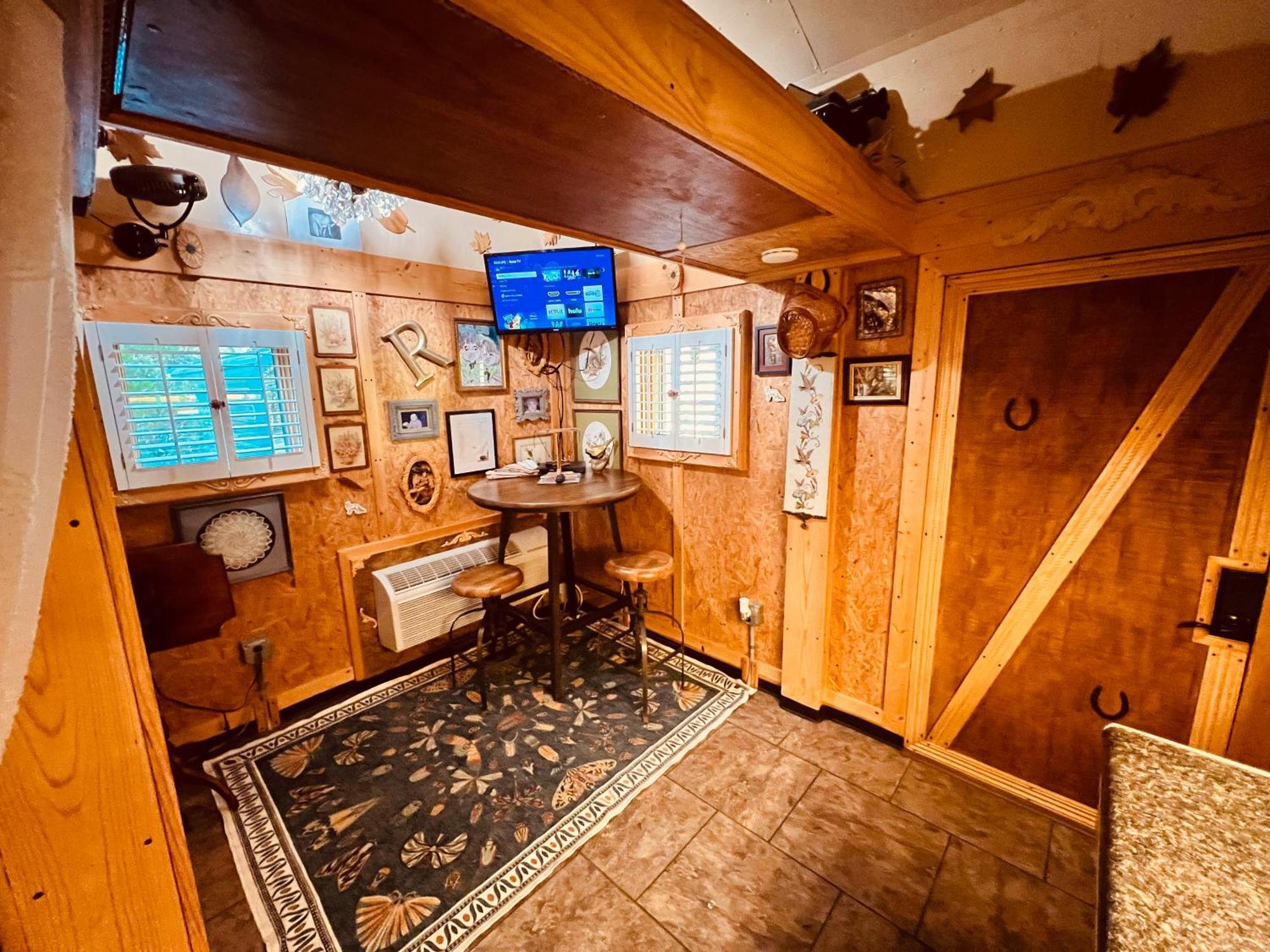 Вилла Tiny House, Wifi,Hot Tub,Secluded Cosby Экстерьер фото