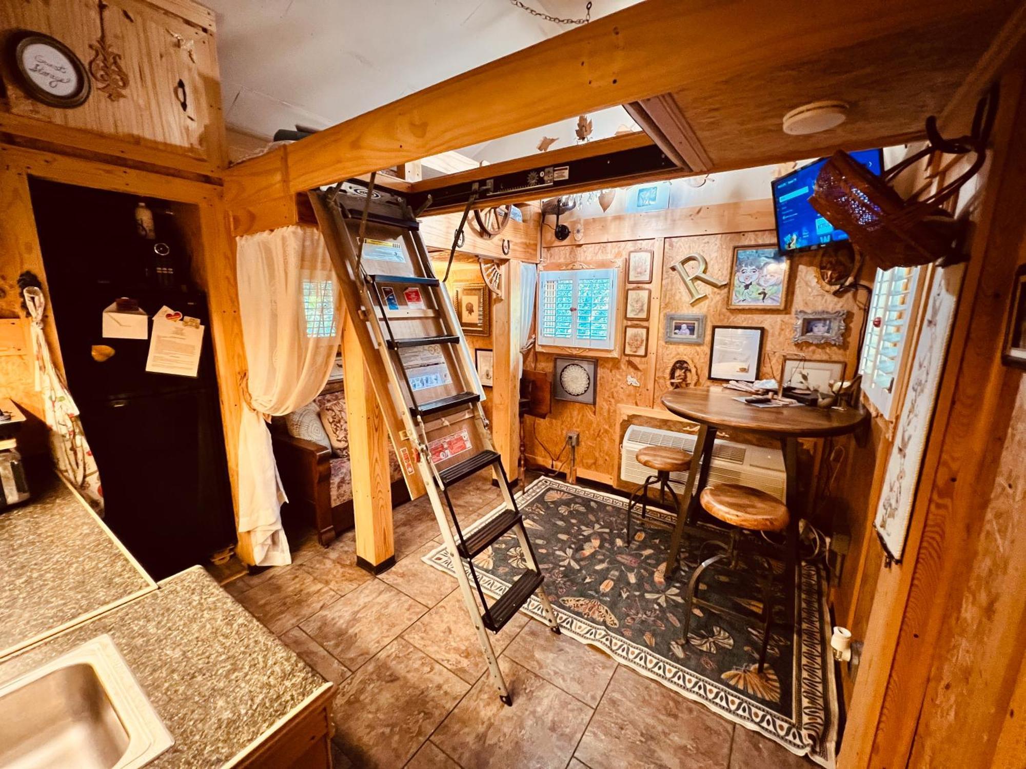 Вилла Tiny House, Wifi,Hot Tub,Secluded Cosby Экстерьер фото