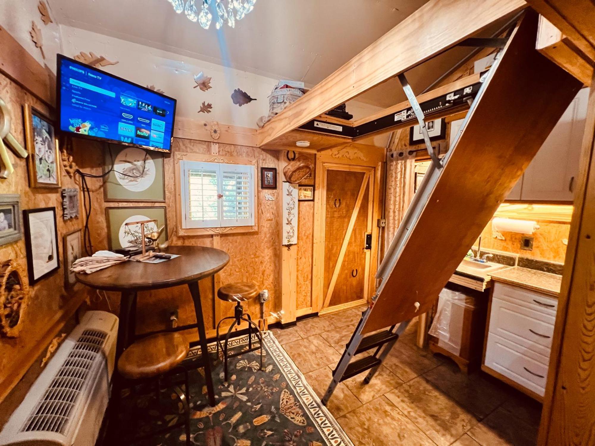 Вилла Tiny House, Wifi,Hot Tub,Secluded Cosby Экстерьер фото